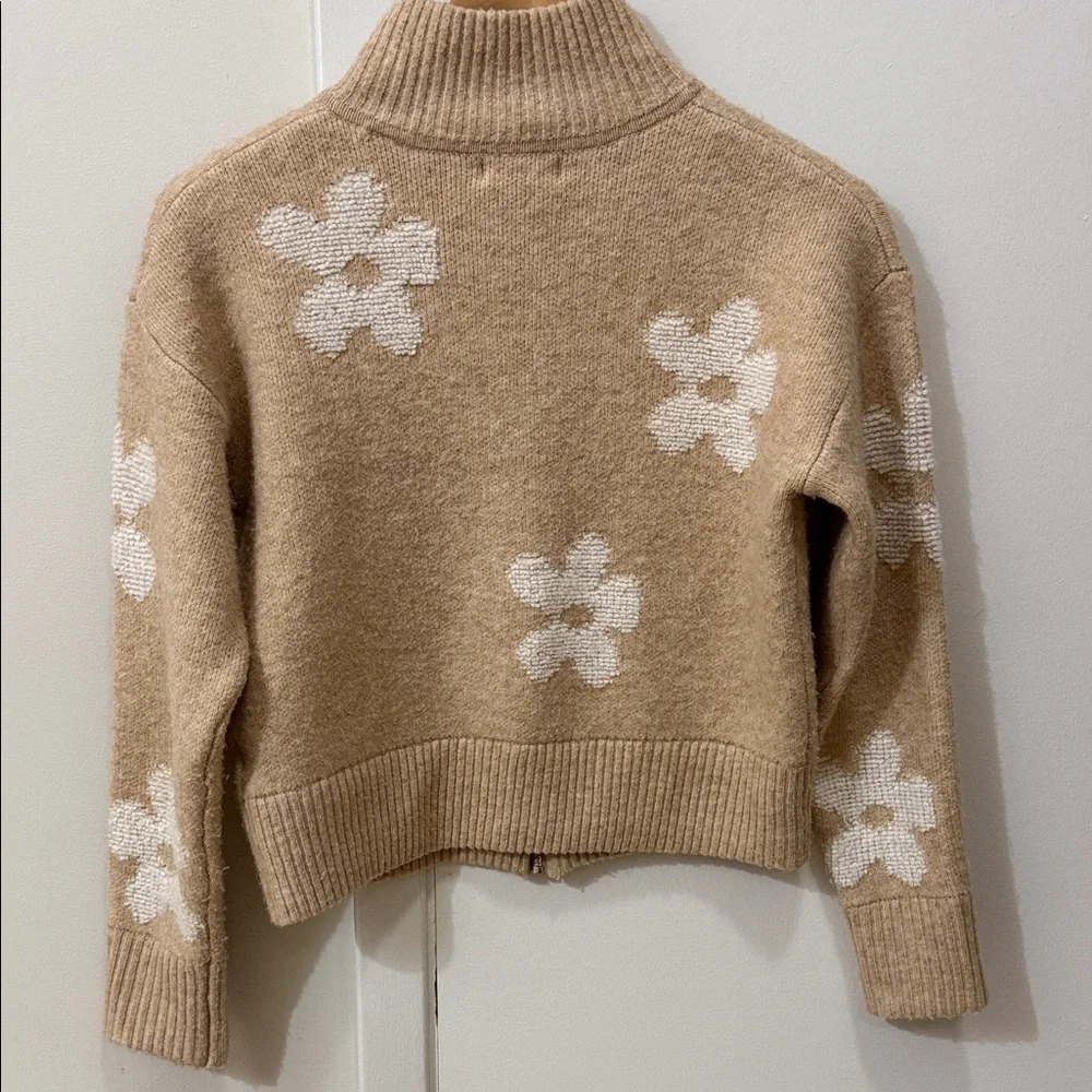 Beige Floral Zip-Up Sweater - Picture 6 of 6